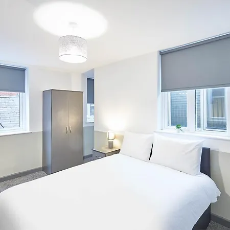 아파트 Host & - Clarendon *