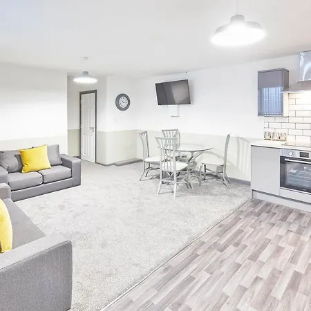 Host & - Clarendon Apartament