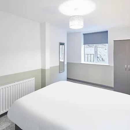 Host & - Clarendon Apartament *